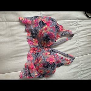 ⁉️SOLD⁉️Pink bra